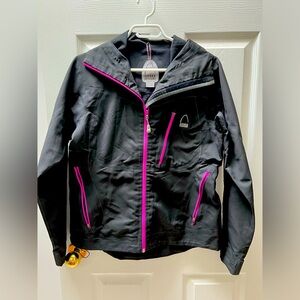Sierra Designs women’s light jacket. Water resistant. Size M.